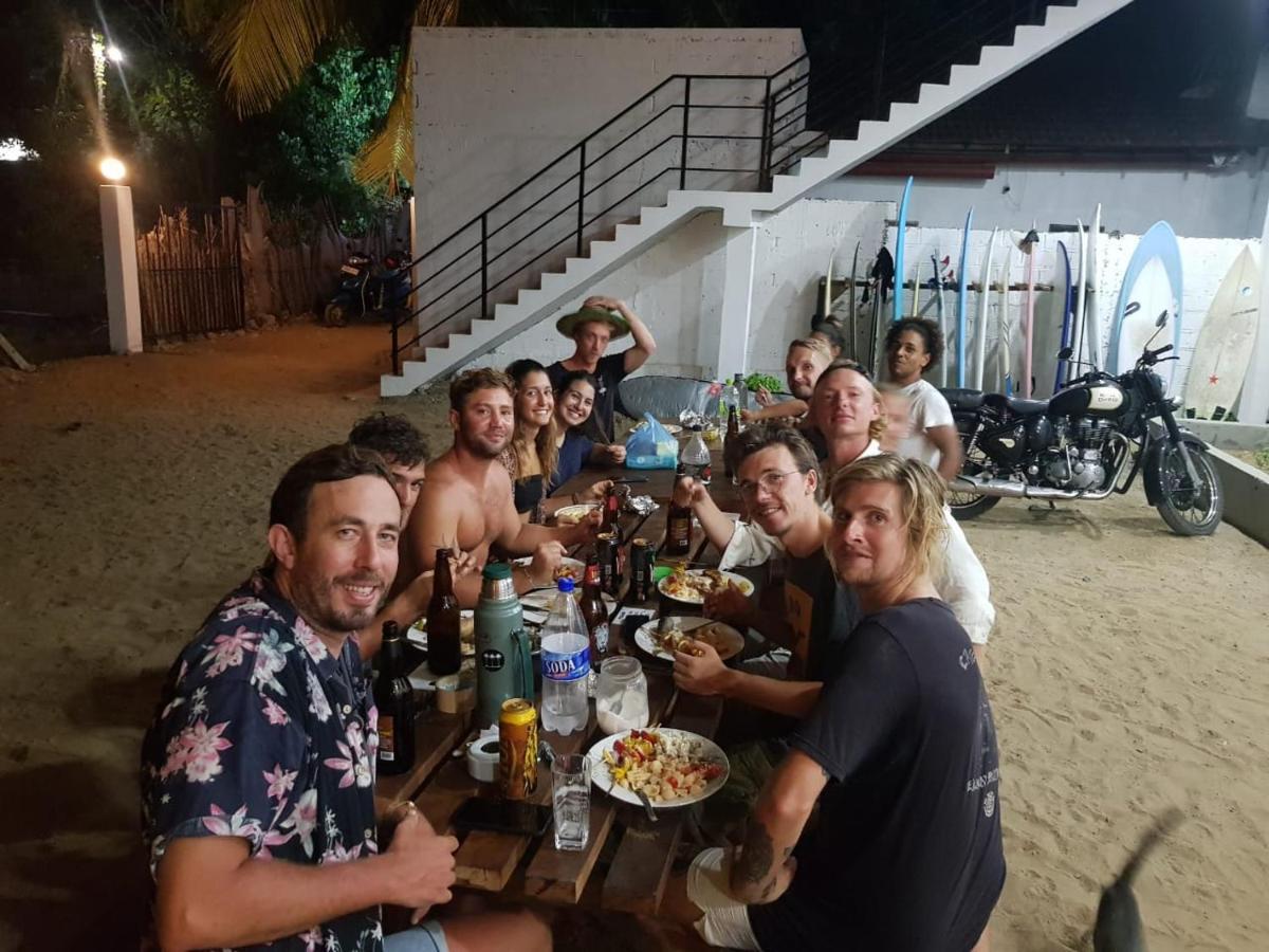 Hangover Hostels Arugam Bay Bagian luar foto