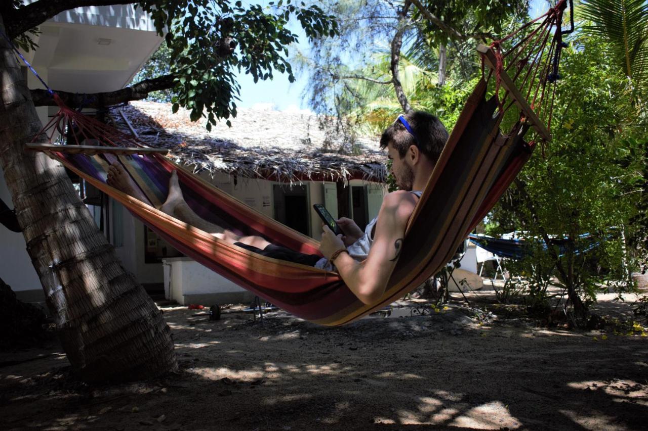 Hangover Hostels Arugam Bay Bagian luar foto