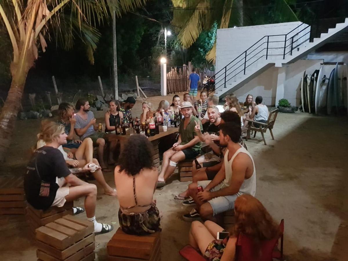 Hangover Hostels Arugam Bay Bagian luar foto