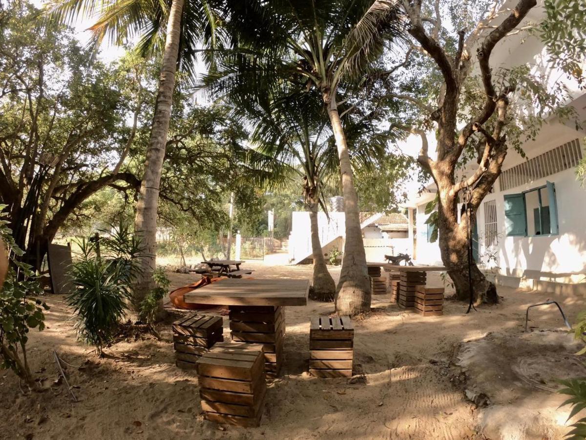 Hangover Hostels Arugam Bay Bagian luar foto