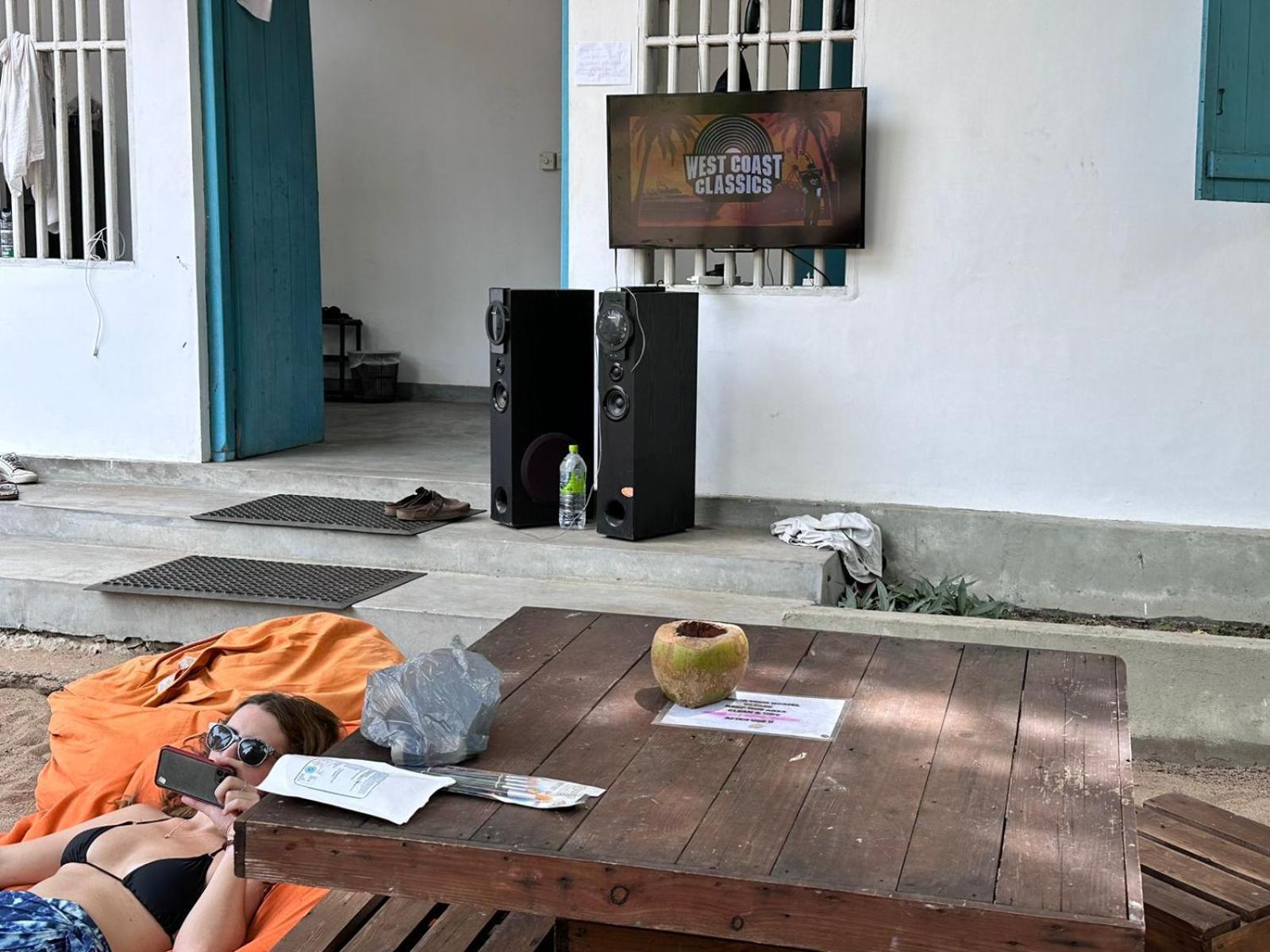 Hangover Hostels Arugam Bay Bagian luar foto
