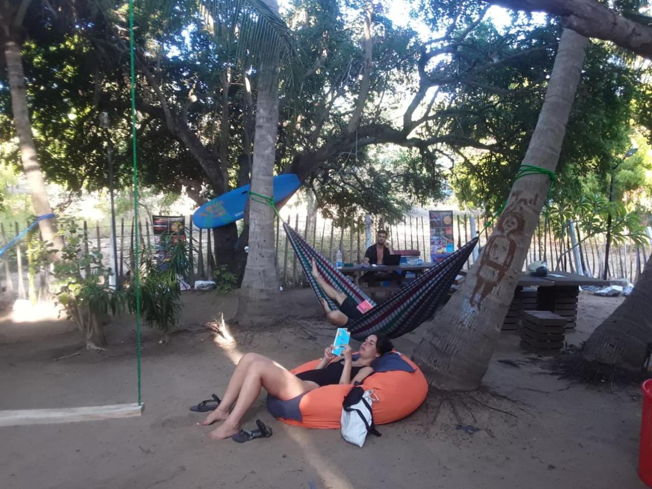 Hangover Hostels Arugam Bay Bagian luar foto
