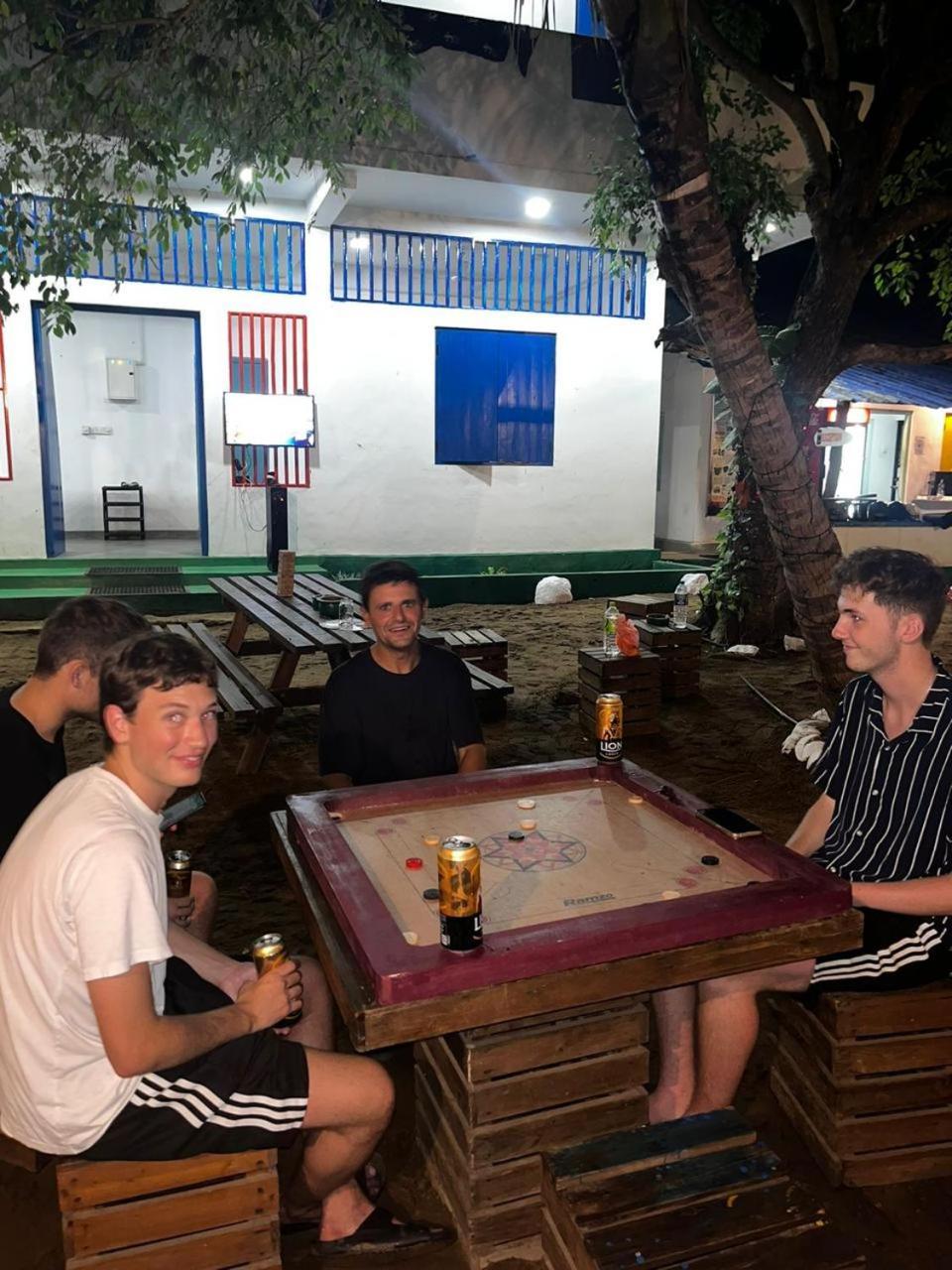 Hangover Hostels Arugam Bay Bagian luar foto