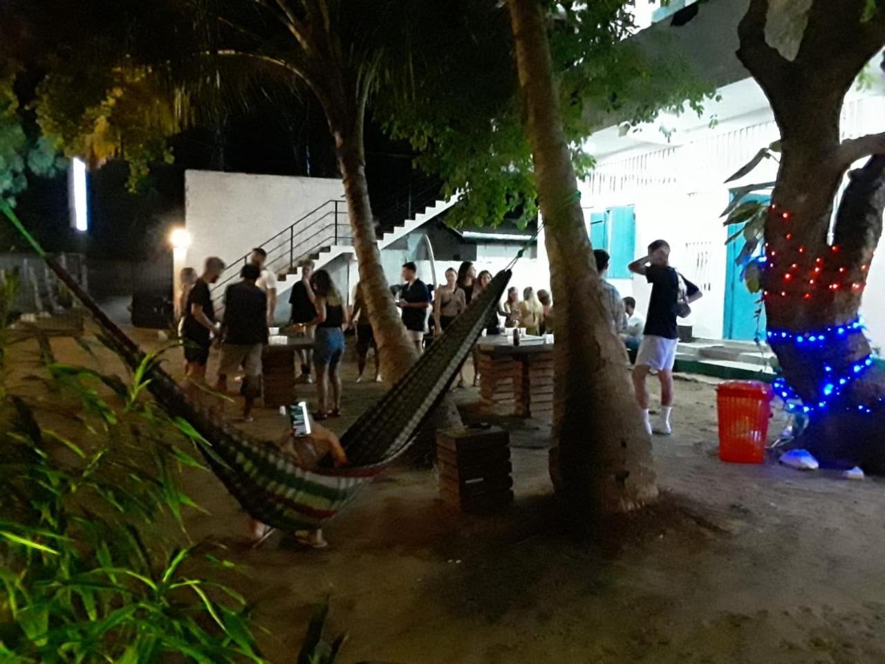 Hangover Hostels Arugam Bay Bagian luar foto