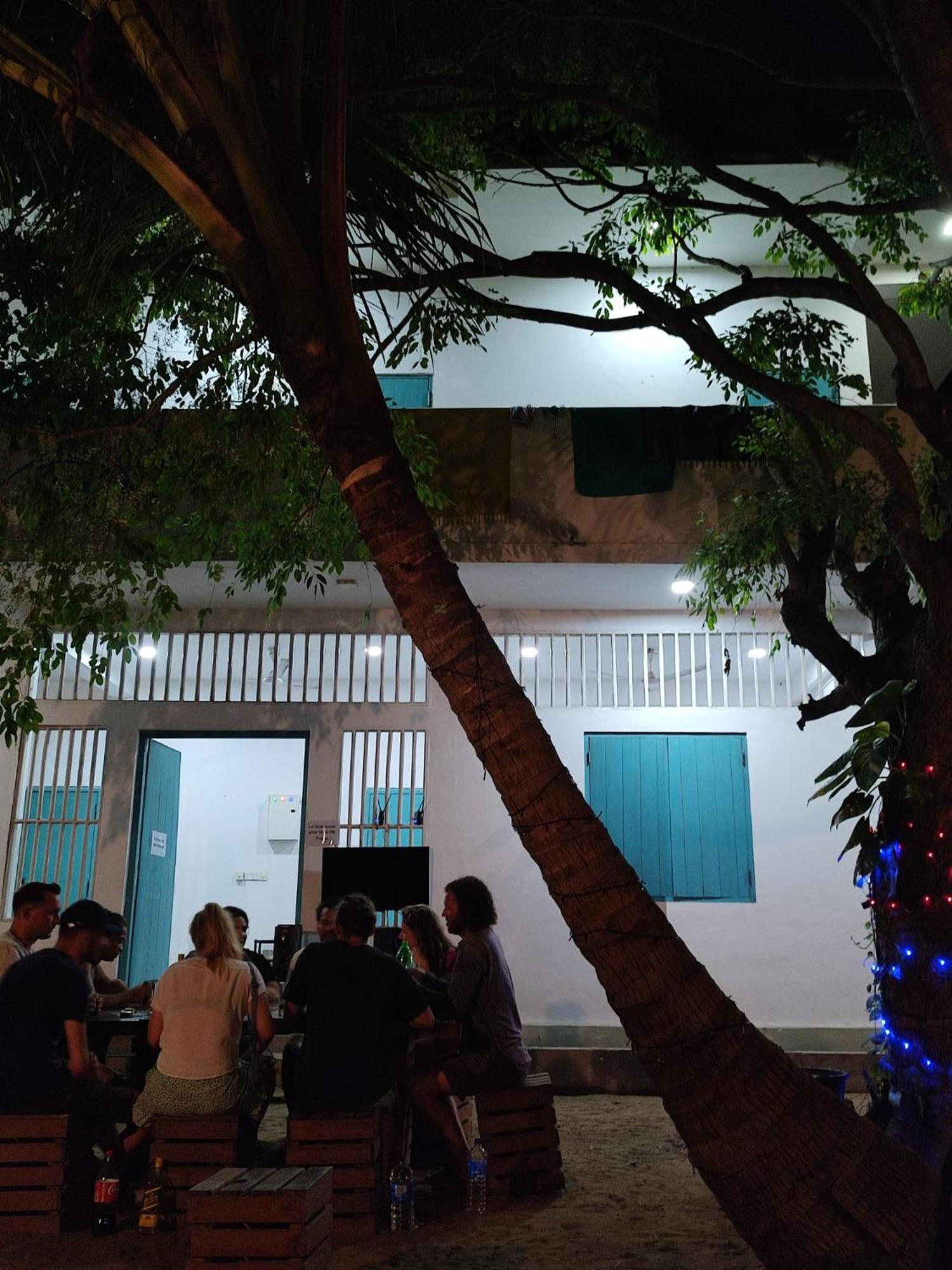 Hangover Hostels Arugam Bay Bagian luar foto