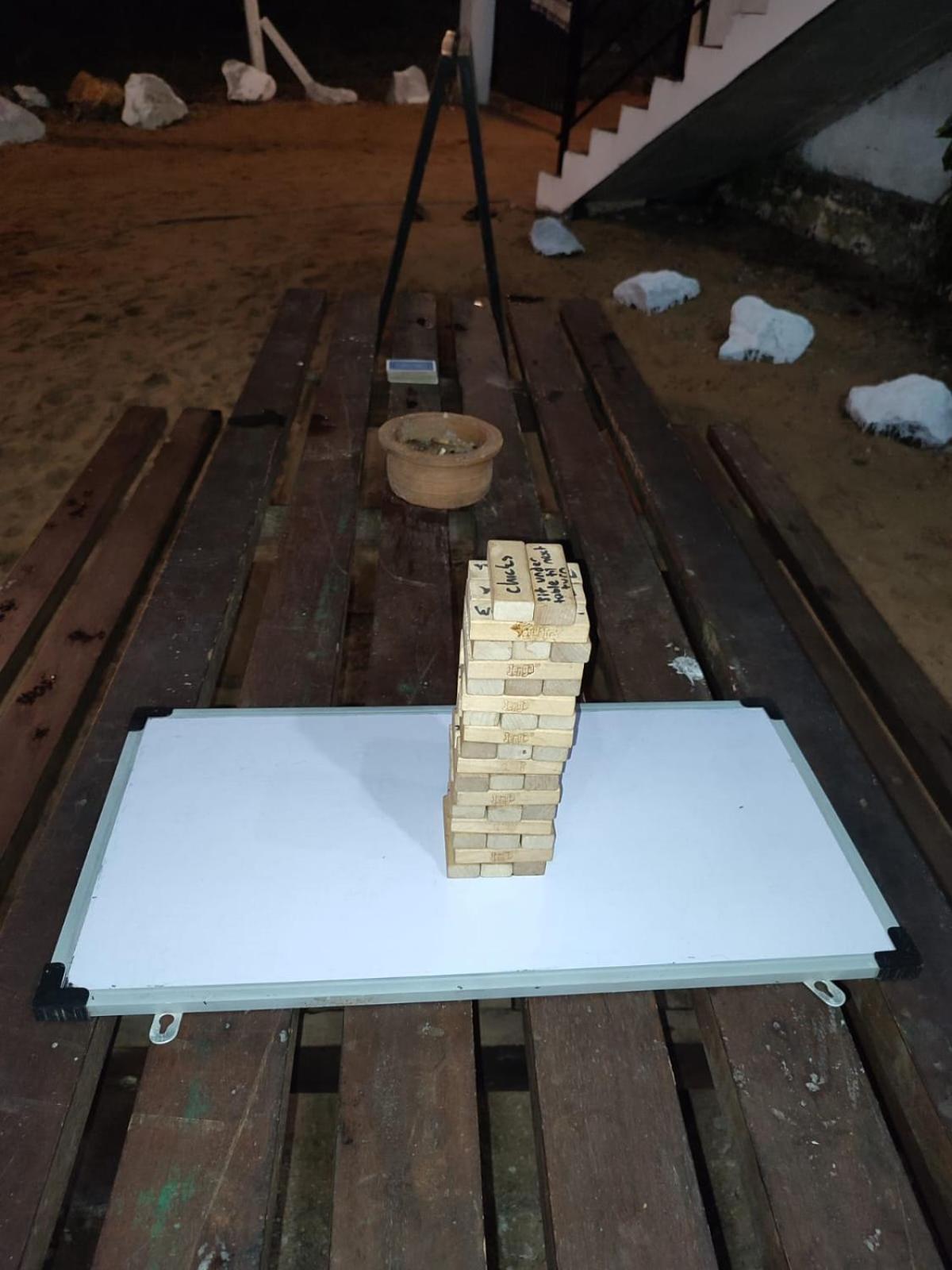 Hangover Hostels Arugam Bay Bagian luar foto