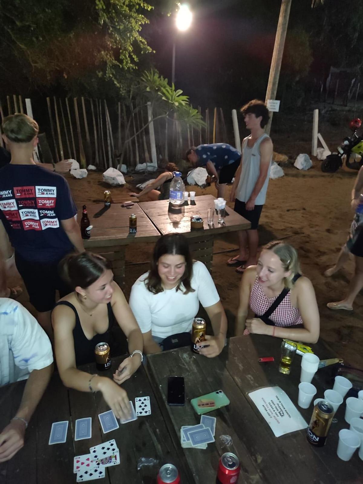 Hangover Hostels Arugam Bay Bagian luar foto