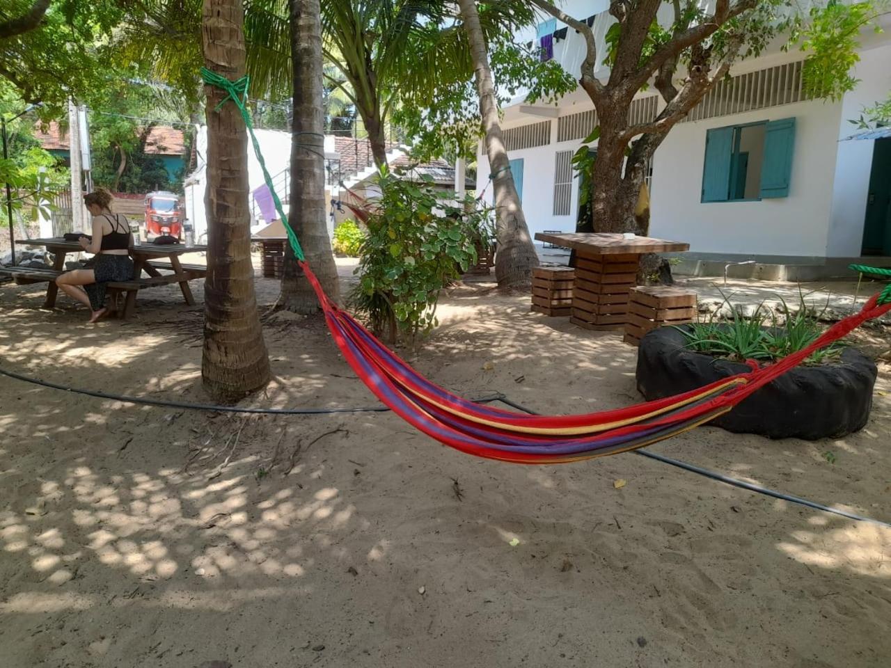 Hangover Hostels Arugam Bay Bagian luar foto