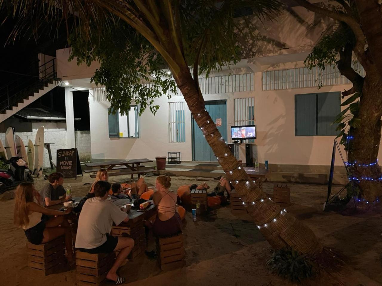 Hangover Hostels Arugam Bay Bagian luar foto