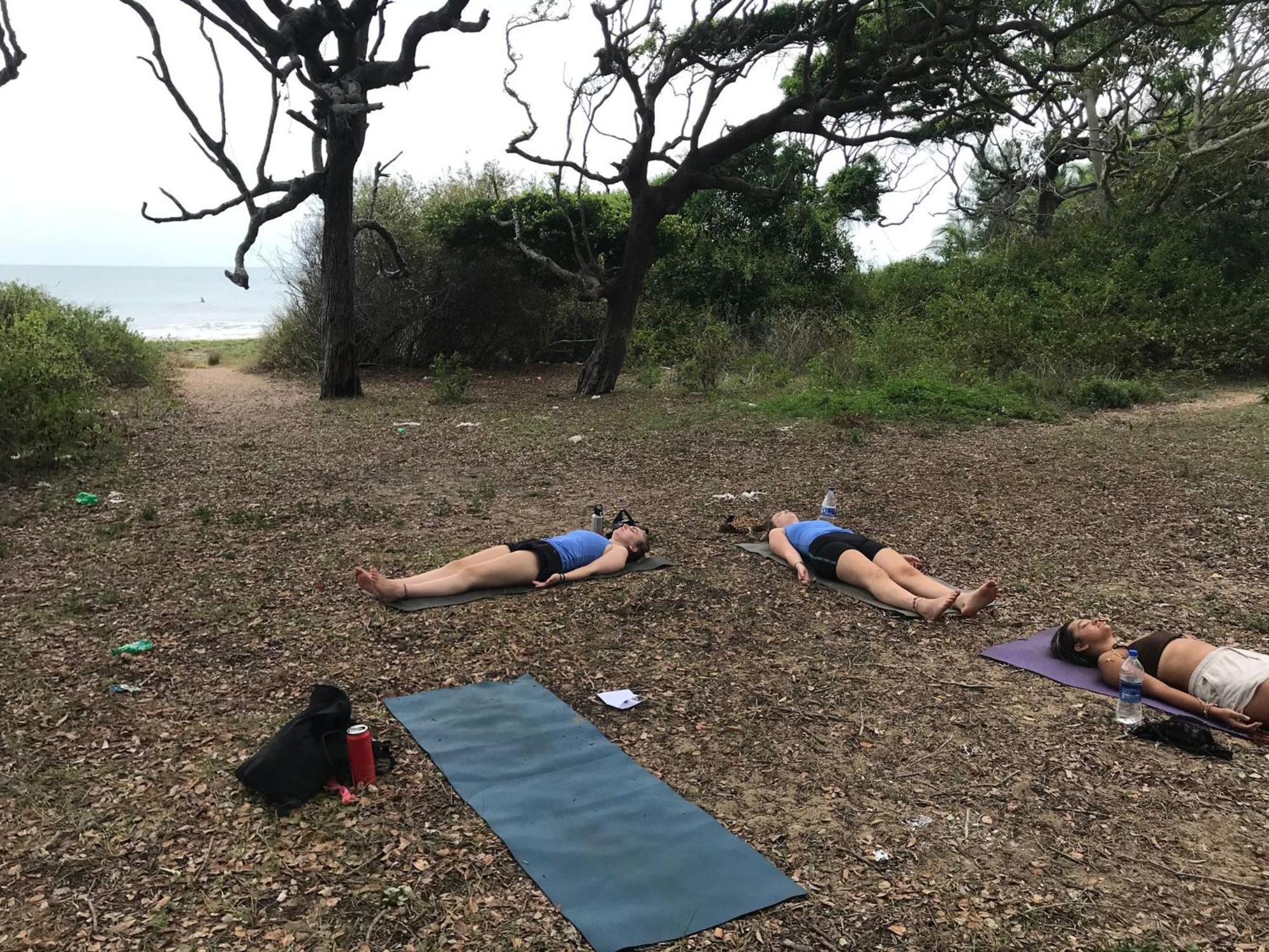 Hangover Hostels Arugam Bay Bagian luar foto